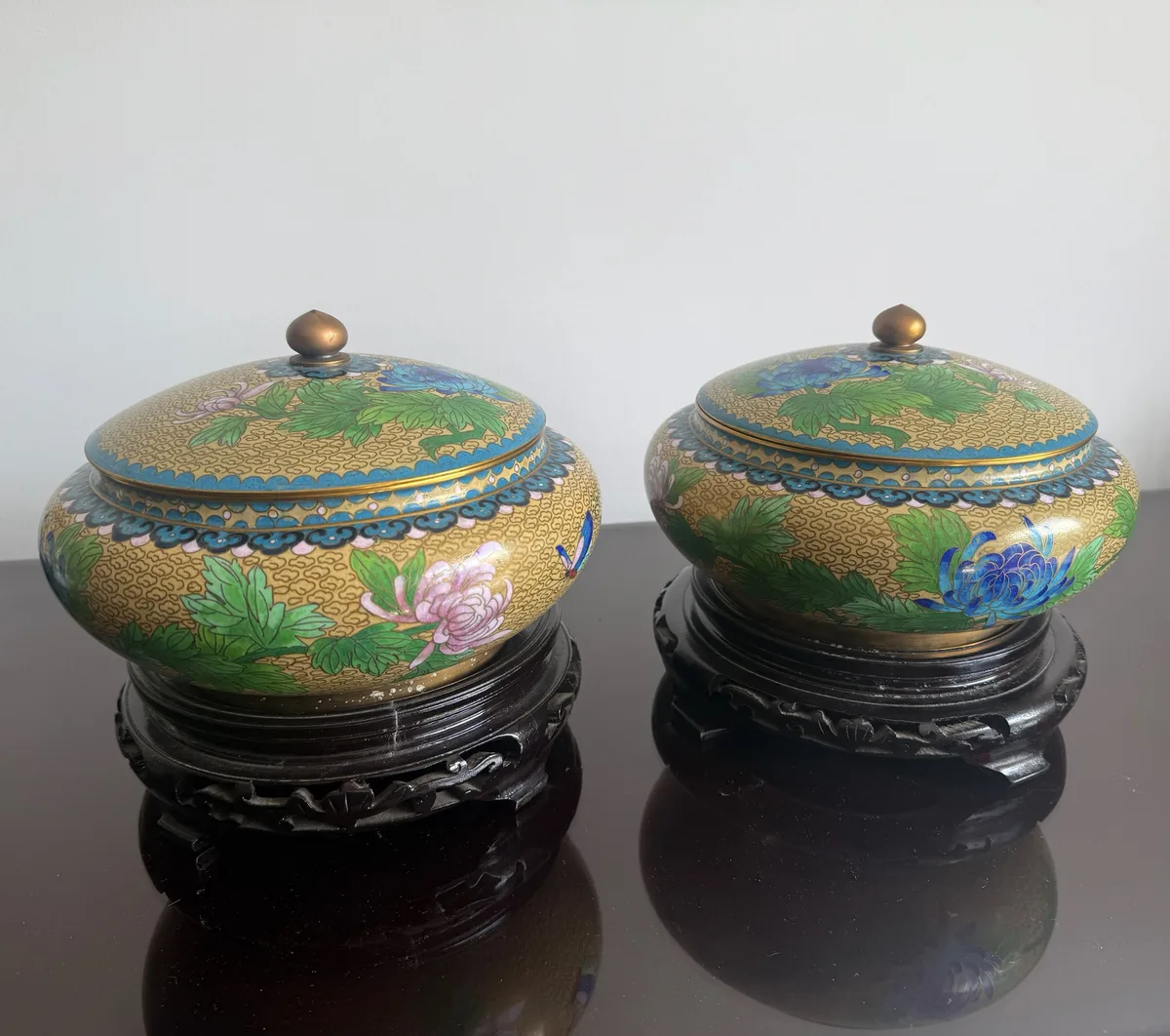 Pair of Chinese cloisonné lidded boxes, yellow ground with blue chrysanthemums