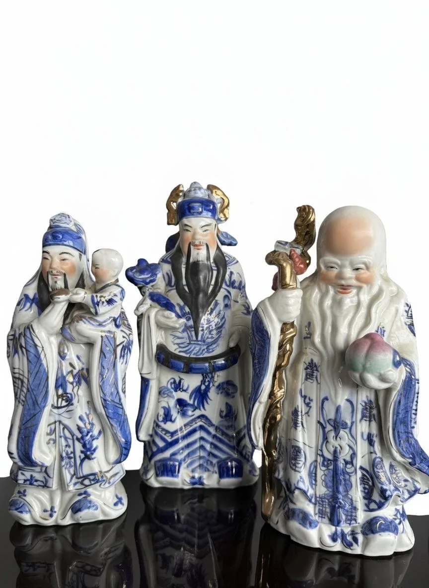 Conjunto chinês dos Três Deuses Fu Lu Shou em porcelana azul, branca e dourada, 33 cm